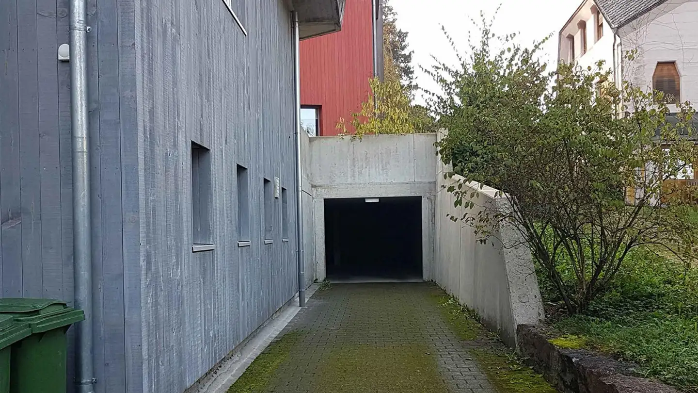 Tiefgaragenstellplatz mieten - Hügelweg 34, 4143 Dornach
