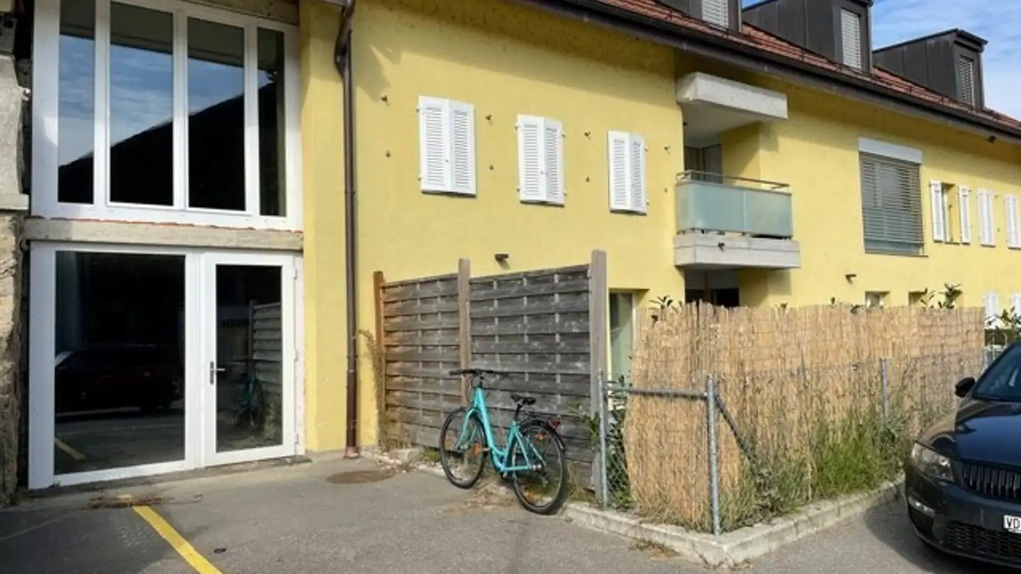 Mixed-use building for rent - Rue de la Ria 8, 1462 Yvonand