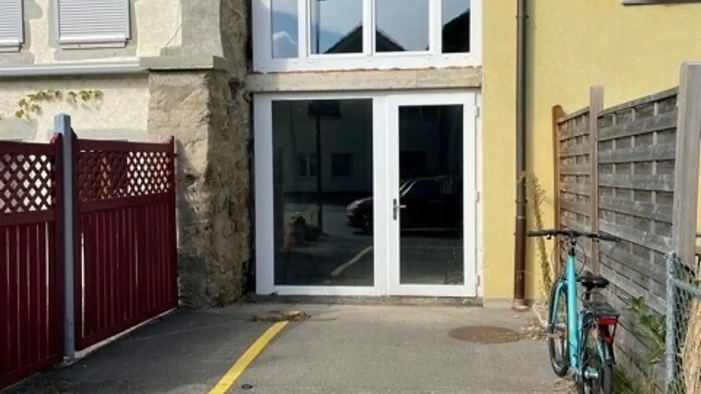 Mixed-use building for rent - Rue de la Ria 8, 1462 Yvonand - Photo 3