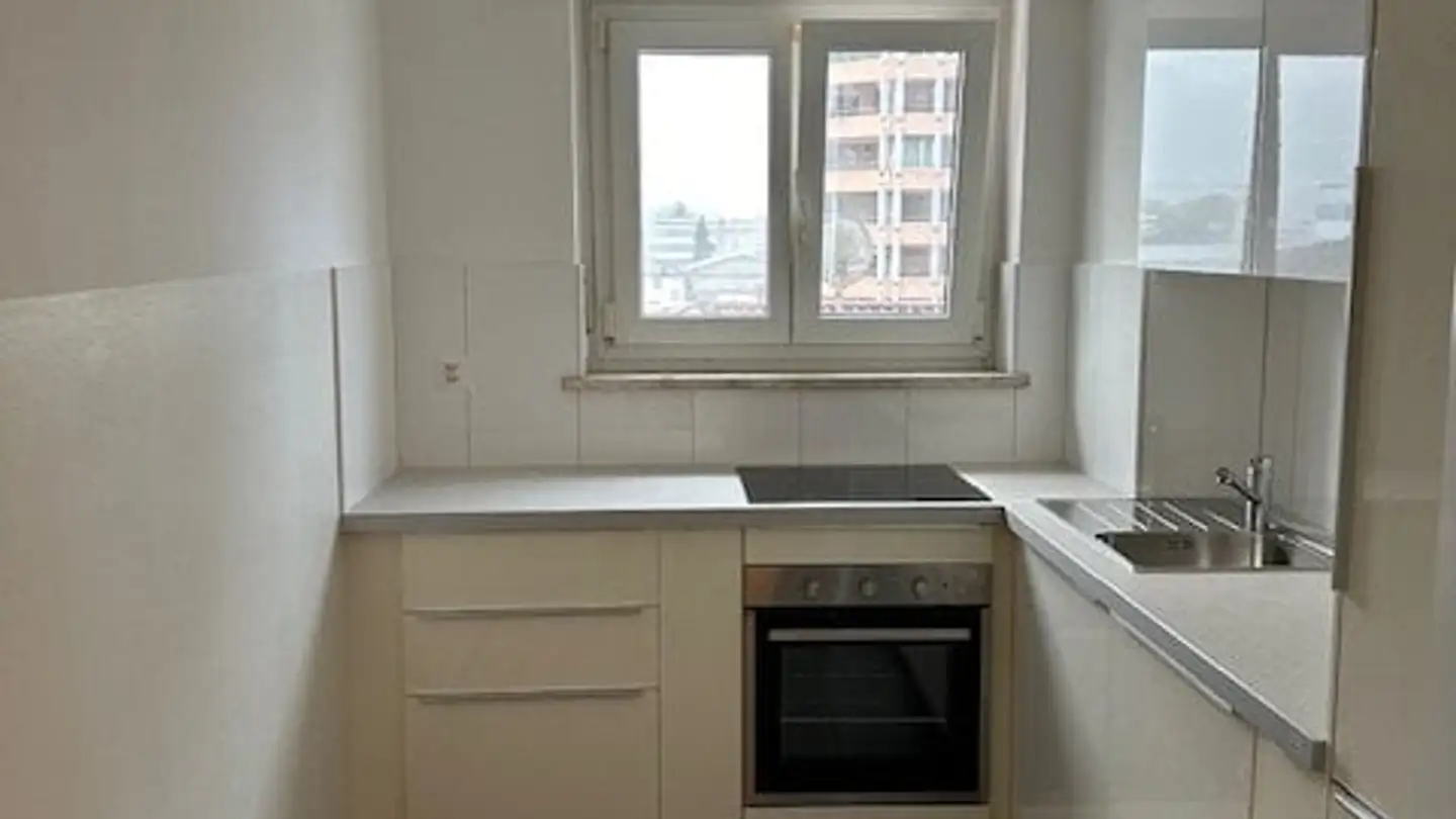 Wohnung mieten - Via Ballerini 7, 6600 Muralto - Foto 2