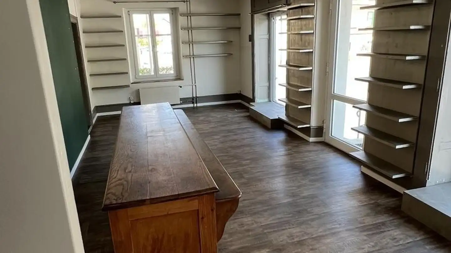 Commercial à louer - Mitteldorfstrasse, 5722 Gränichen