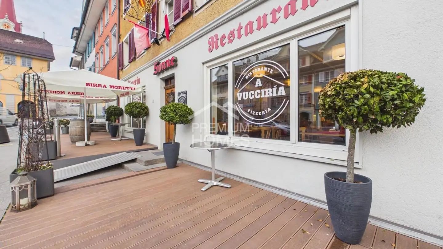 Mixed-use building for sale - 6215 Beromünster