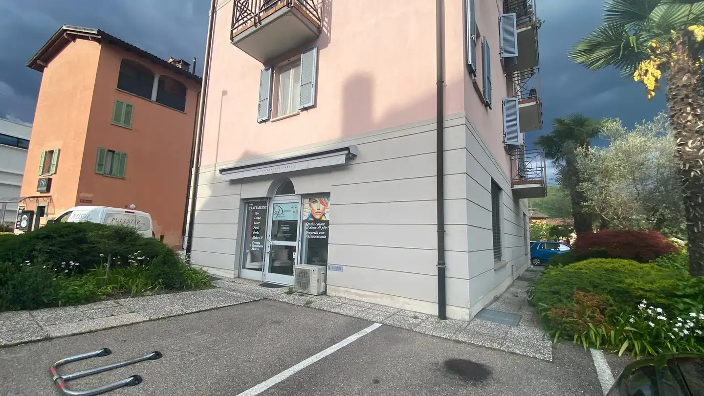 Office space for rent - Piazza San Provino, 6982 Agno
