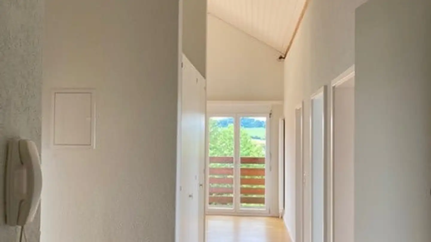 Attique à louer - Maedergässli 17, 1794 Salvenach - Photo 3