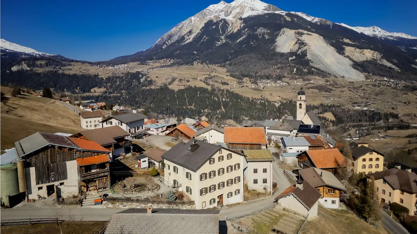 Immeuble résidentiel à vendre - 7460 Savognin