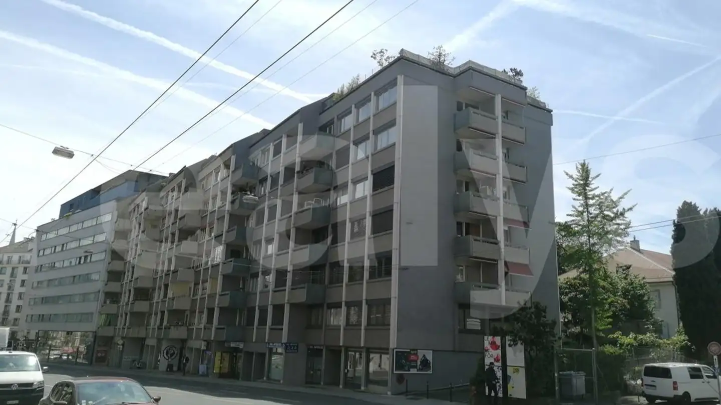 Covered parking space for rent - 1203 Genève