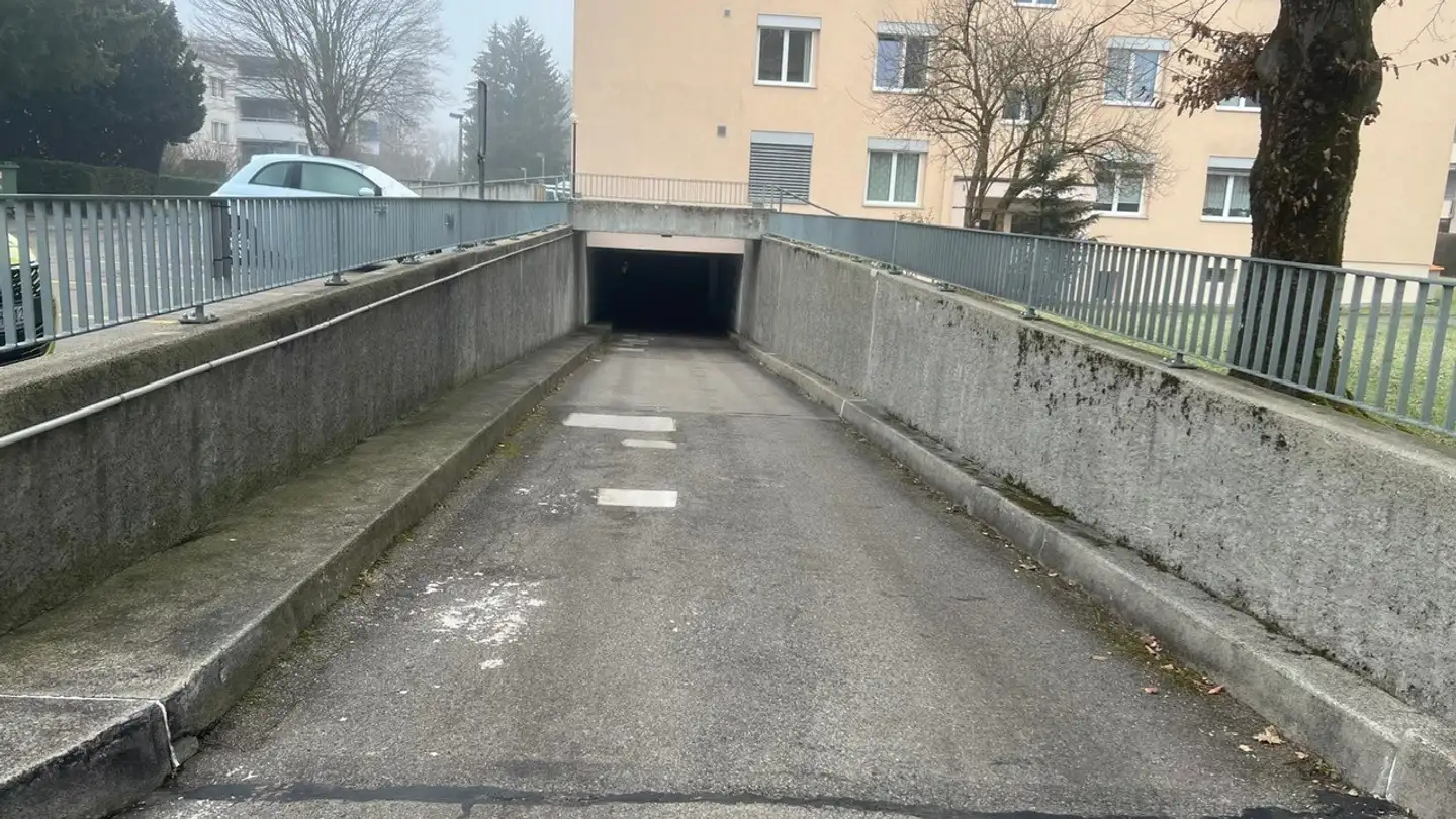 Single garage for rent - Tobelhof 11, 8134 Adliswil