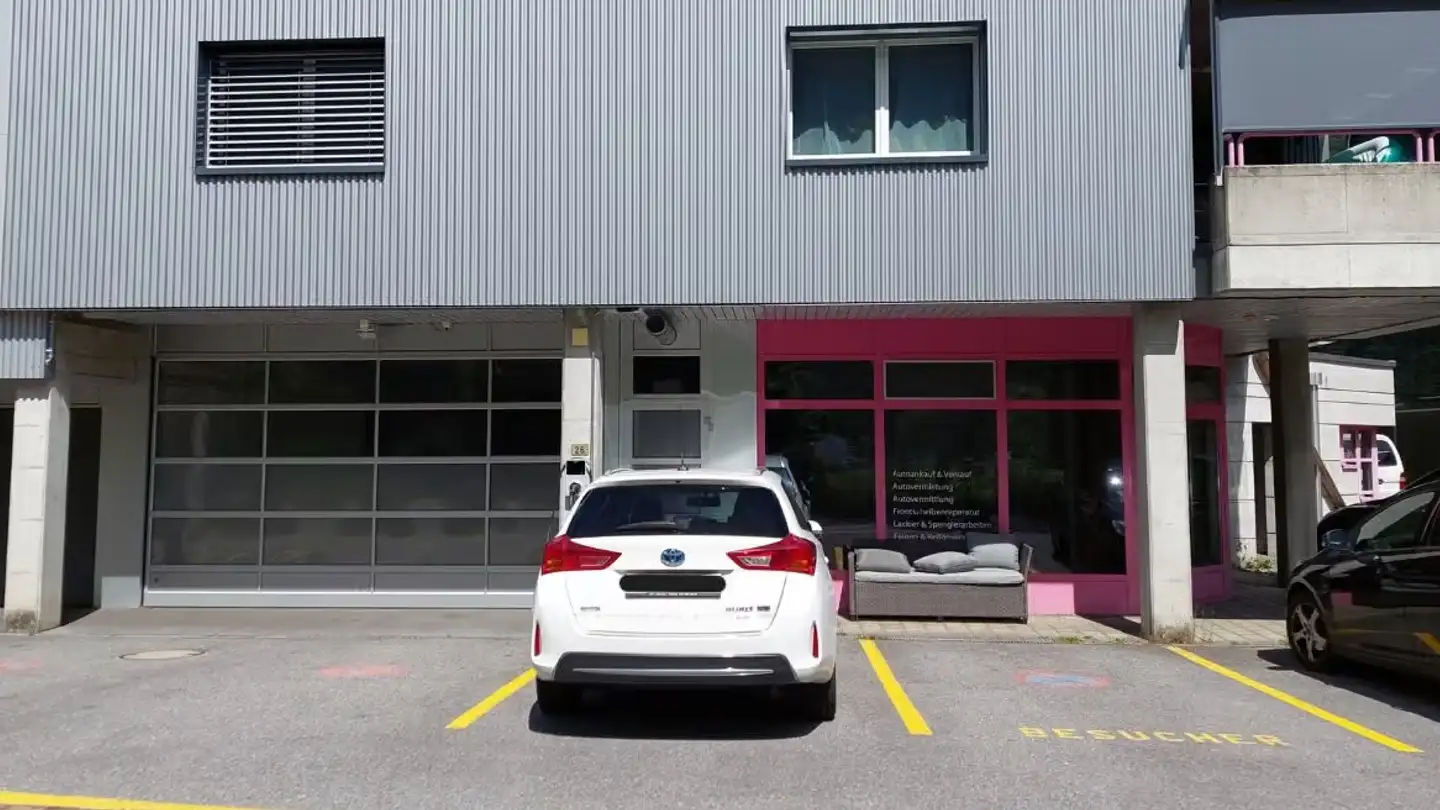 Commercial à louer - Am Linthli 26, 8752 Näfels