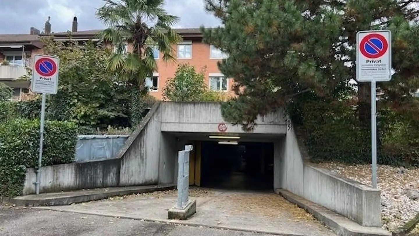 Überdachter Motorradparkplatz mieten - Weidenweg 8, 4127 Birsfelden