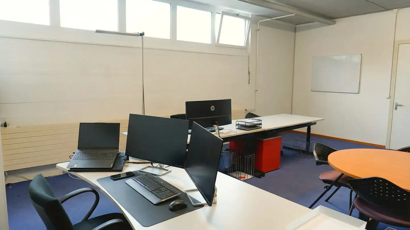Commercial for rent - 8172 Niederglatt ZH - Photo 2