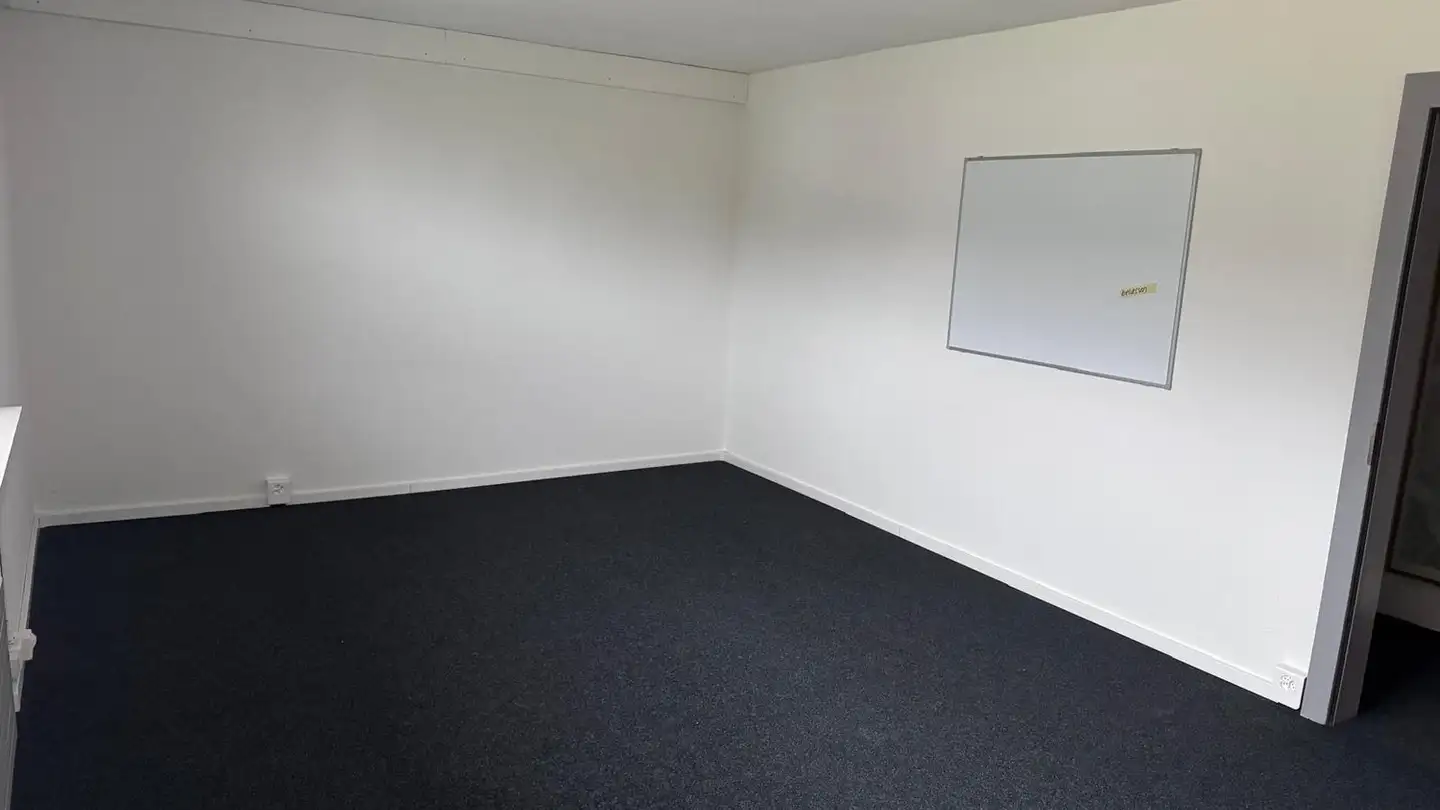 Parcheggio esterno in affitto - Aadorferstrasse 30, 8353 Elgg