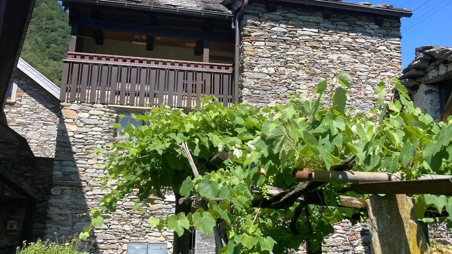 Appartement à louer - 6678 Lodano - Photo 4