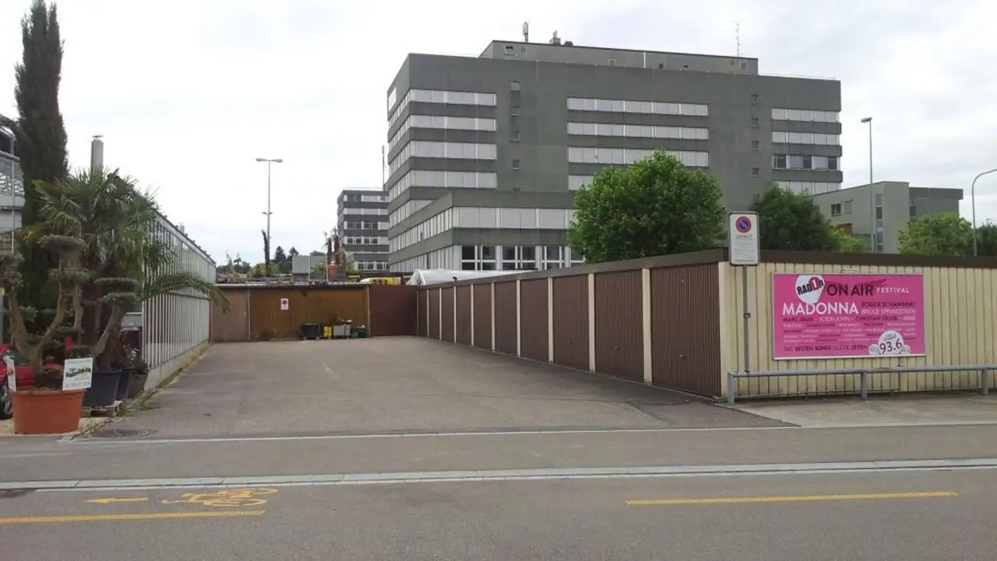 Einzelgarage mieten - Neuhardstrasse 10, 8105 Regensdorf