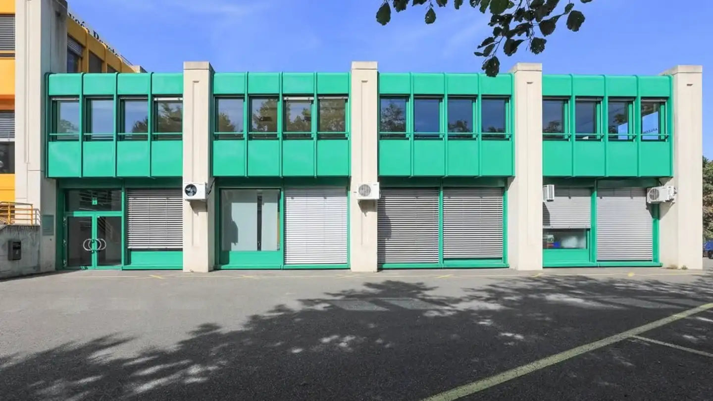Outdoor motorbike parking space for rent - Route De Suisse 7, 1295 Mies