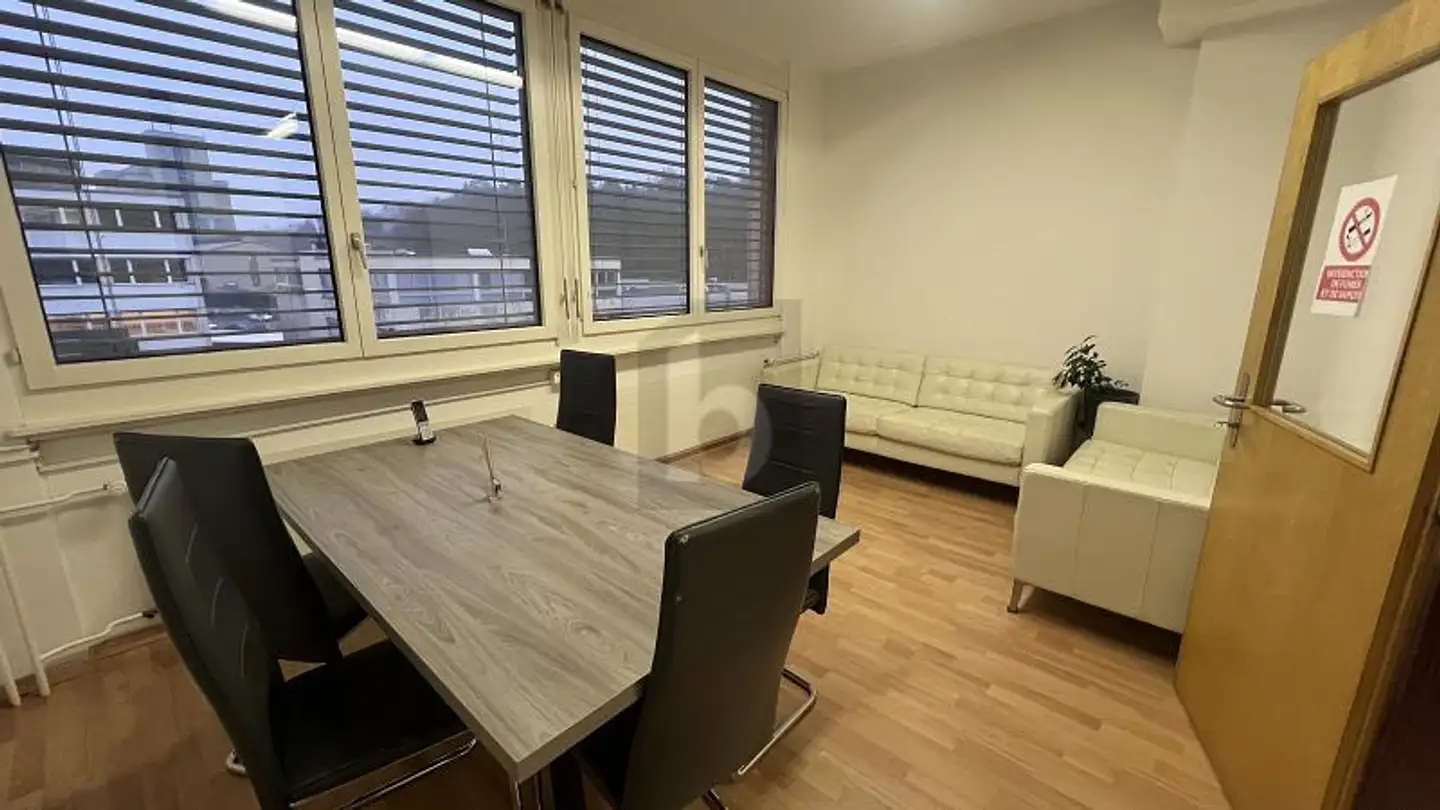 Office space for rent - 1227 Les Acacias - Photo 2