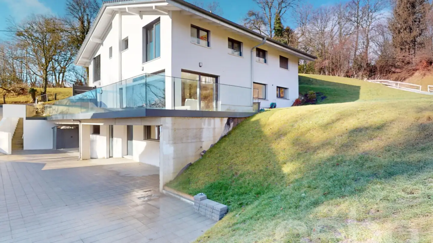 Stepped house for sale - 1261 Le Vaud