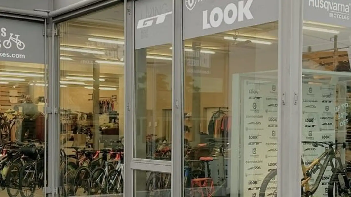 Commercial à louer - Bernstrasse 2a, 8965 Berikon