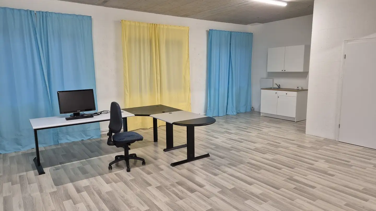 Commerciale in affitto - Frauholzstrasse 40, 6422 Steinen