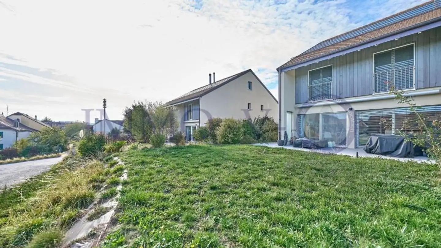 Semi-detached house for rent - 1176 St-Livres