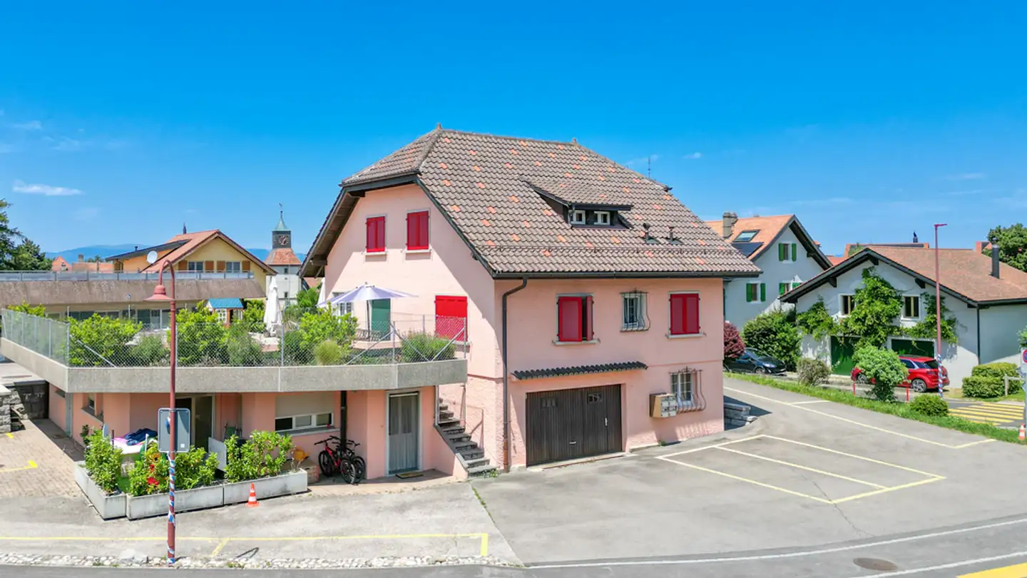 Outdoor parking space for rent - Rue De La Poste 2c, 1041 Poliez-Pittet