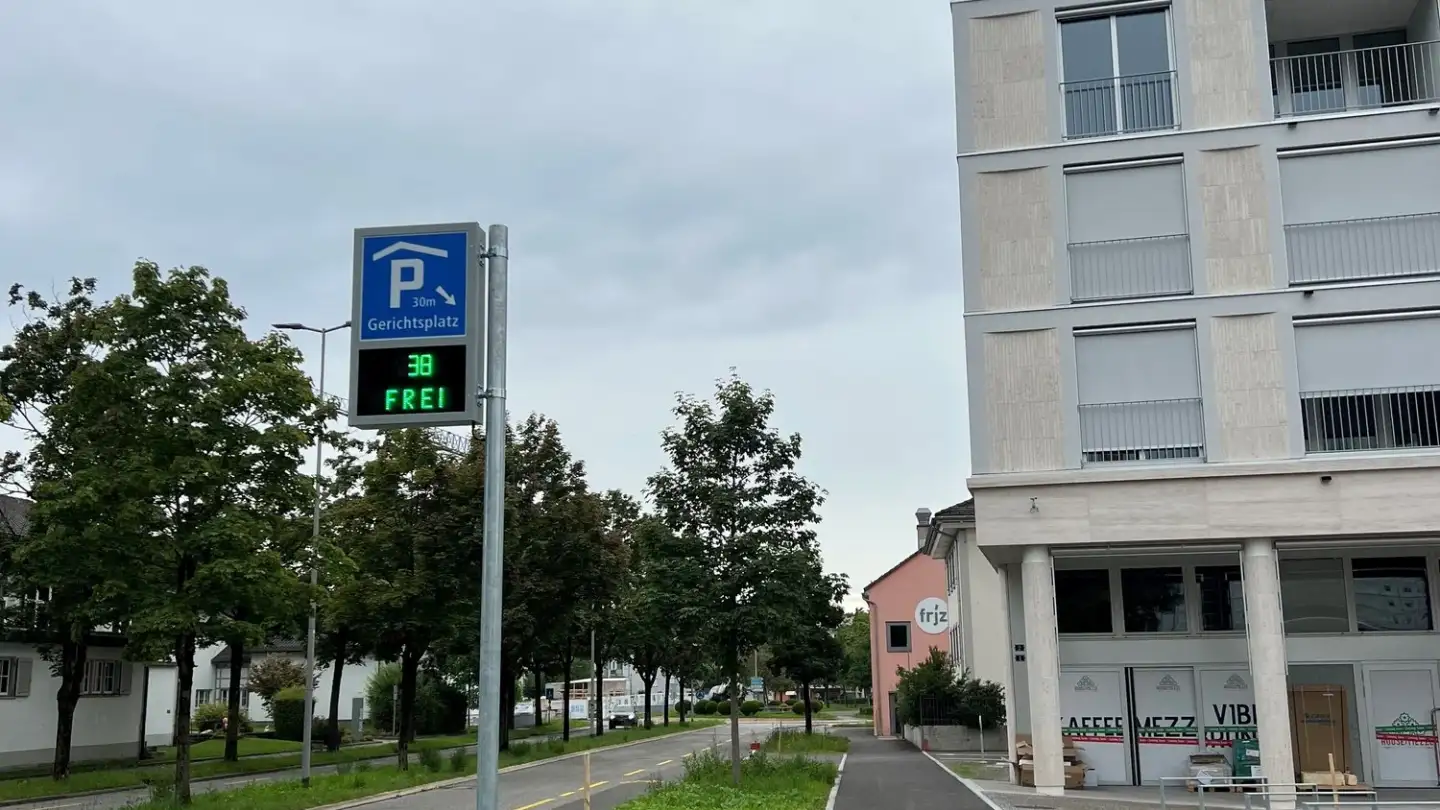 Place de parking souterraine à louer - Gerichtsplatz 1, 8610 Uster