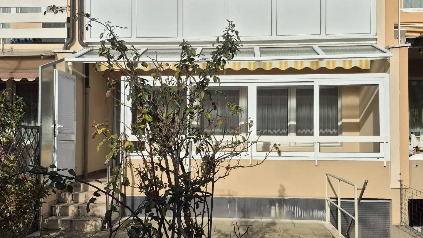 Row house for rent - 4147 Aesch BL - Photo 2