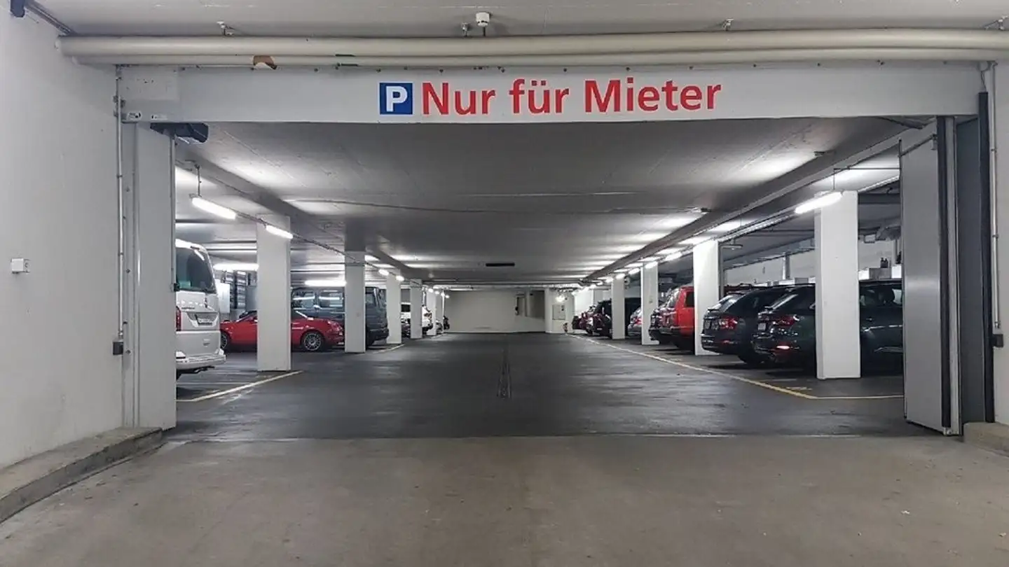Place de parking souterraine à louer - 8057 Zürich - Photo 3