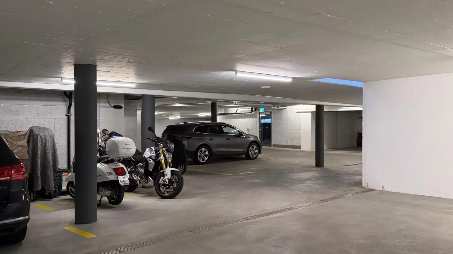Place de parking extérieure à vendre - Stäpfetlistrasse 8, 8606 Nänikon - Photo 4