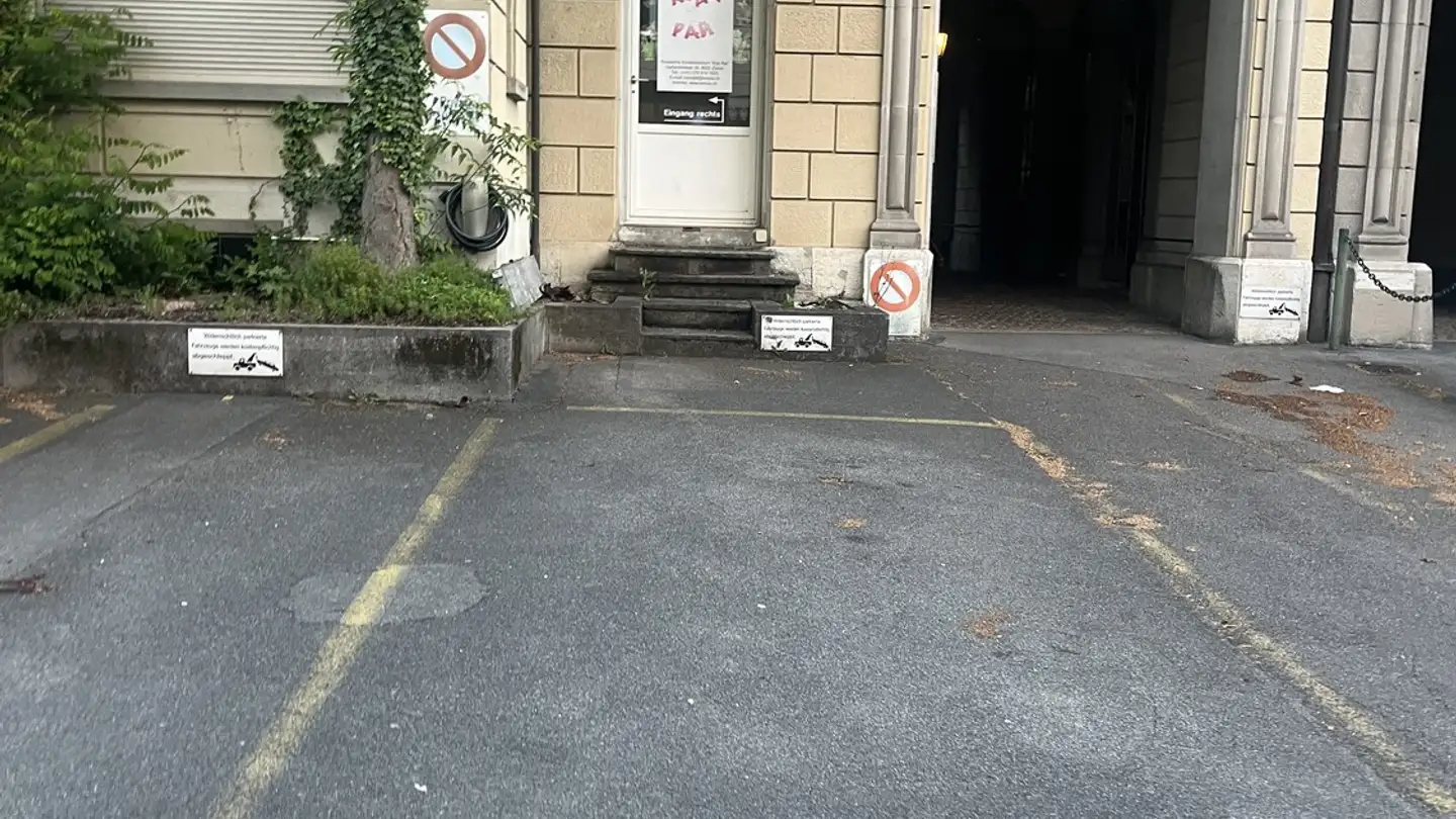 Parcheggio esterno in affitto - 8002 Zürich