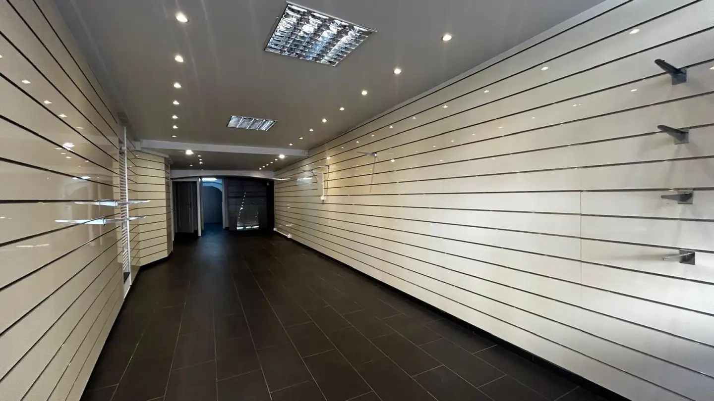 Shop for rent - Grand-Rue 72, 1844 Villeneuve VD