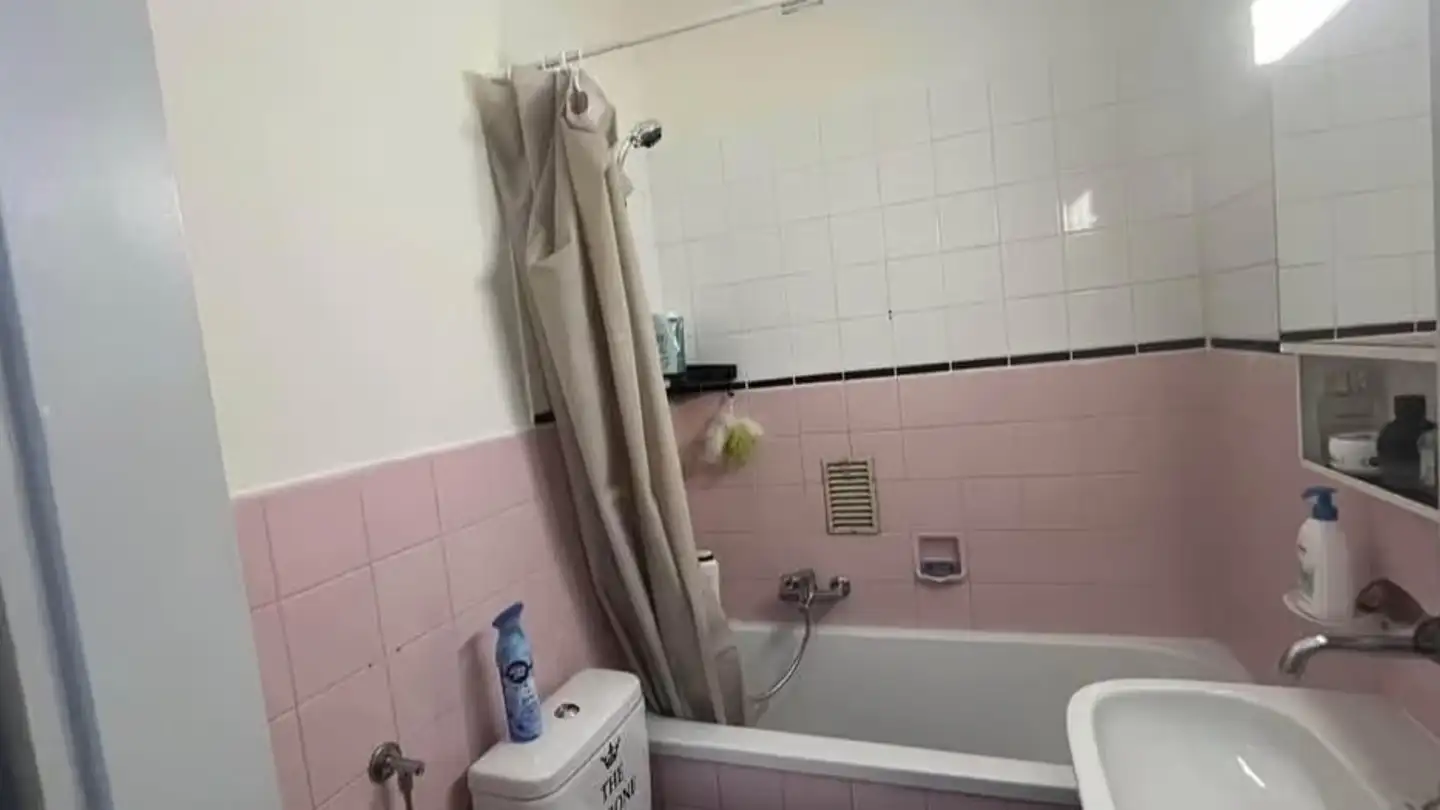 Apartment for rent - Viale Stefano Franscini 35, 6500 Bellinzona - Photo 4