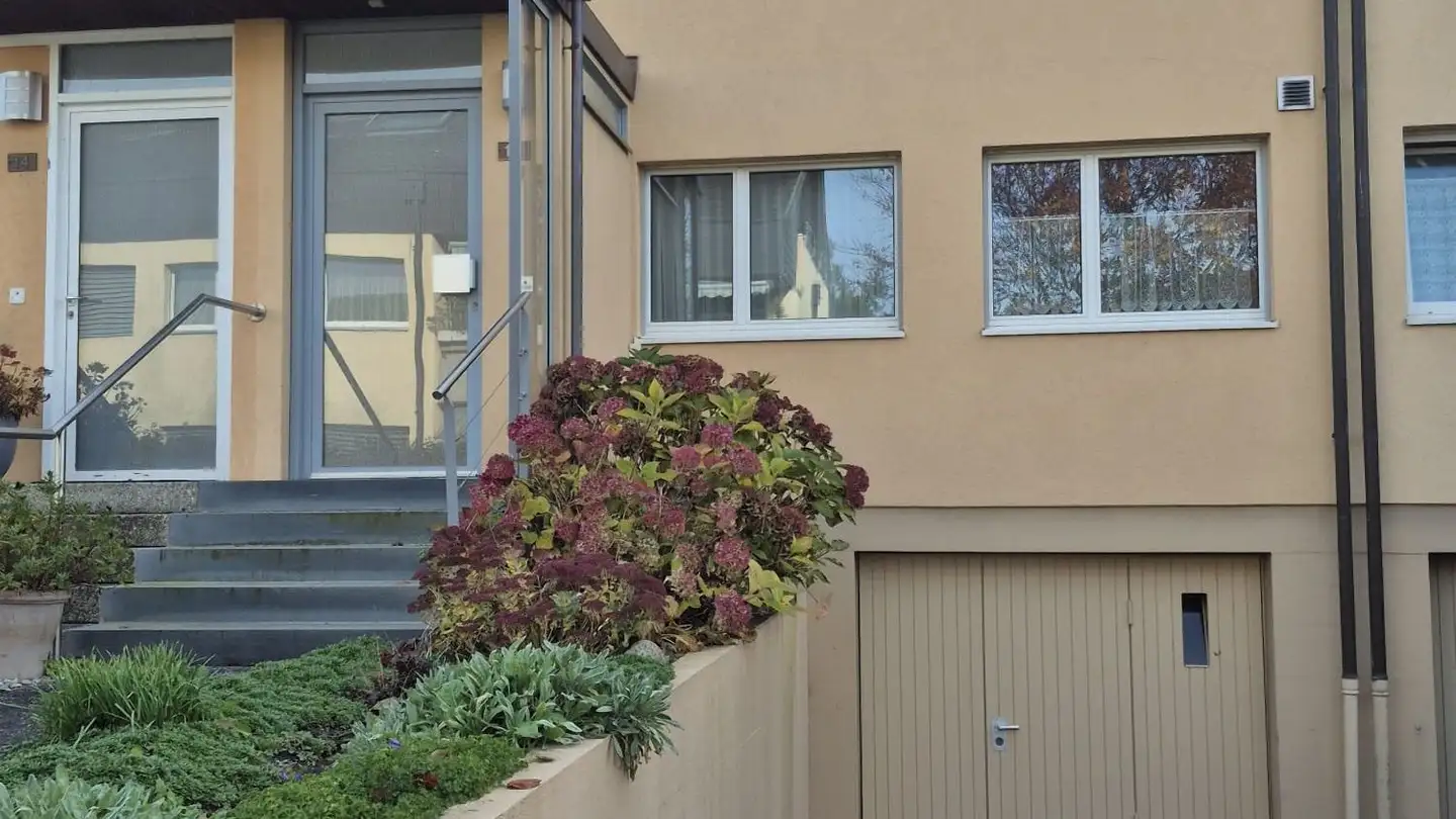 Row house for rent - 4147 Aesch BL