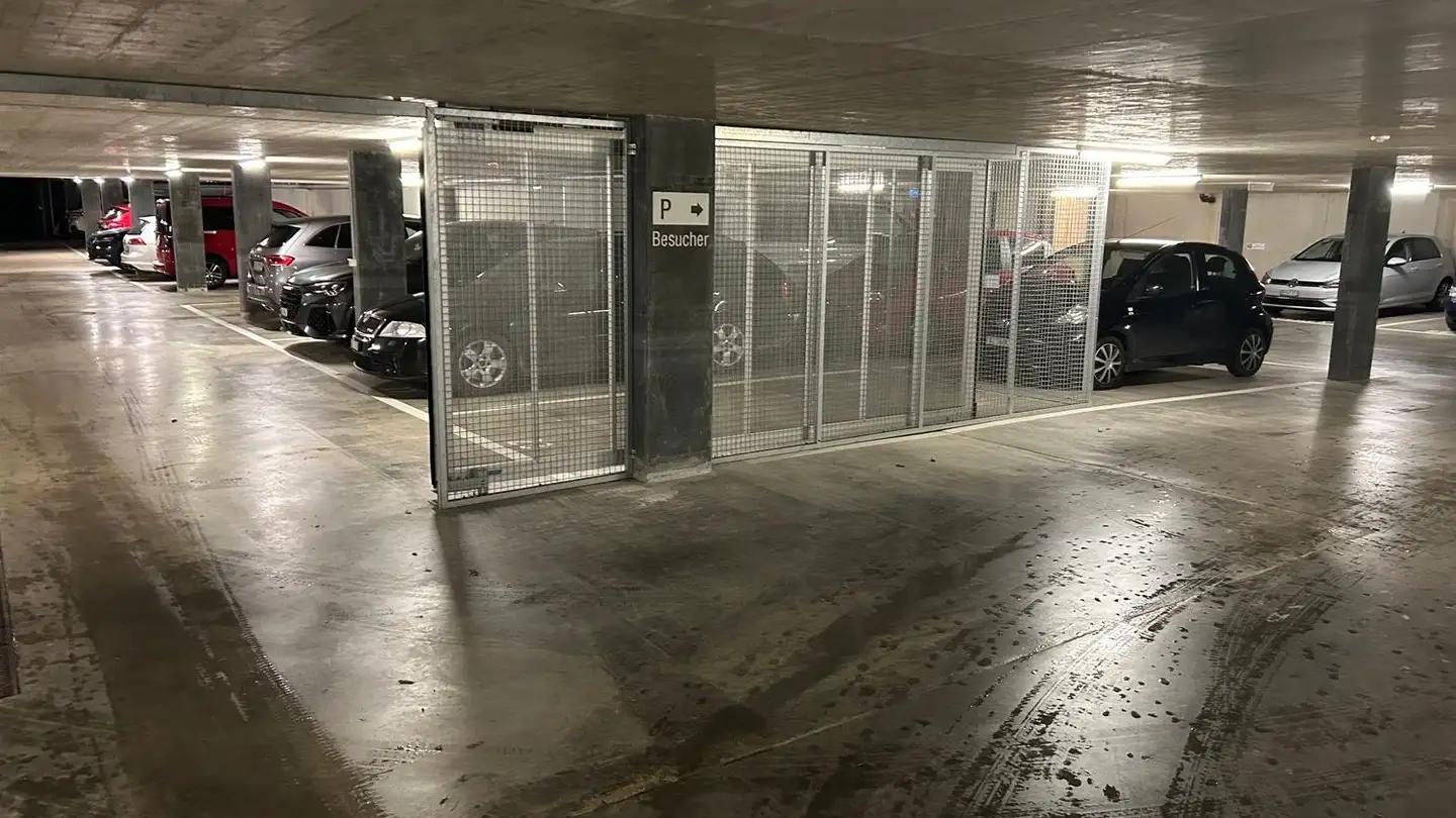 Parcheggio sotterraneo in affitto - Mühlenstrasse 5, 8753 Mollis - Photo 3