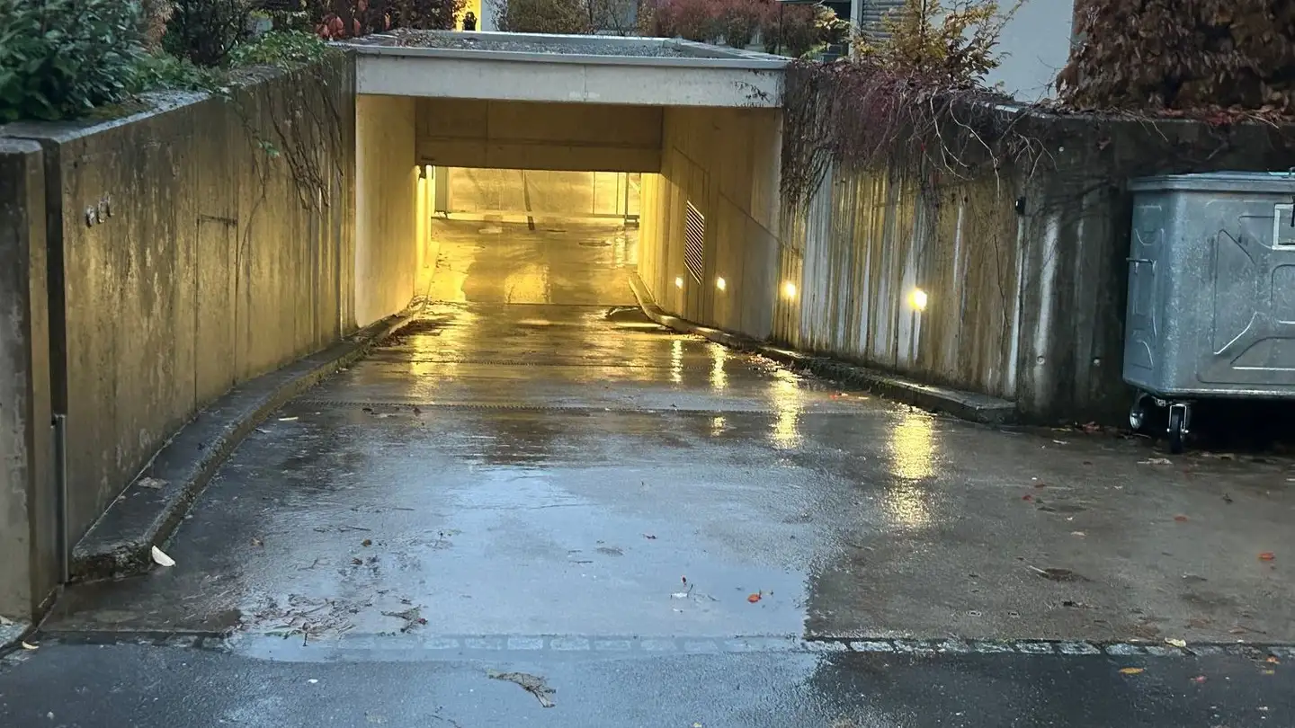 Parcheggio sotterraneo in affitto - Mühlenstrasse 5, 8753 Mollis - Photo 4