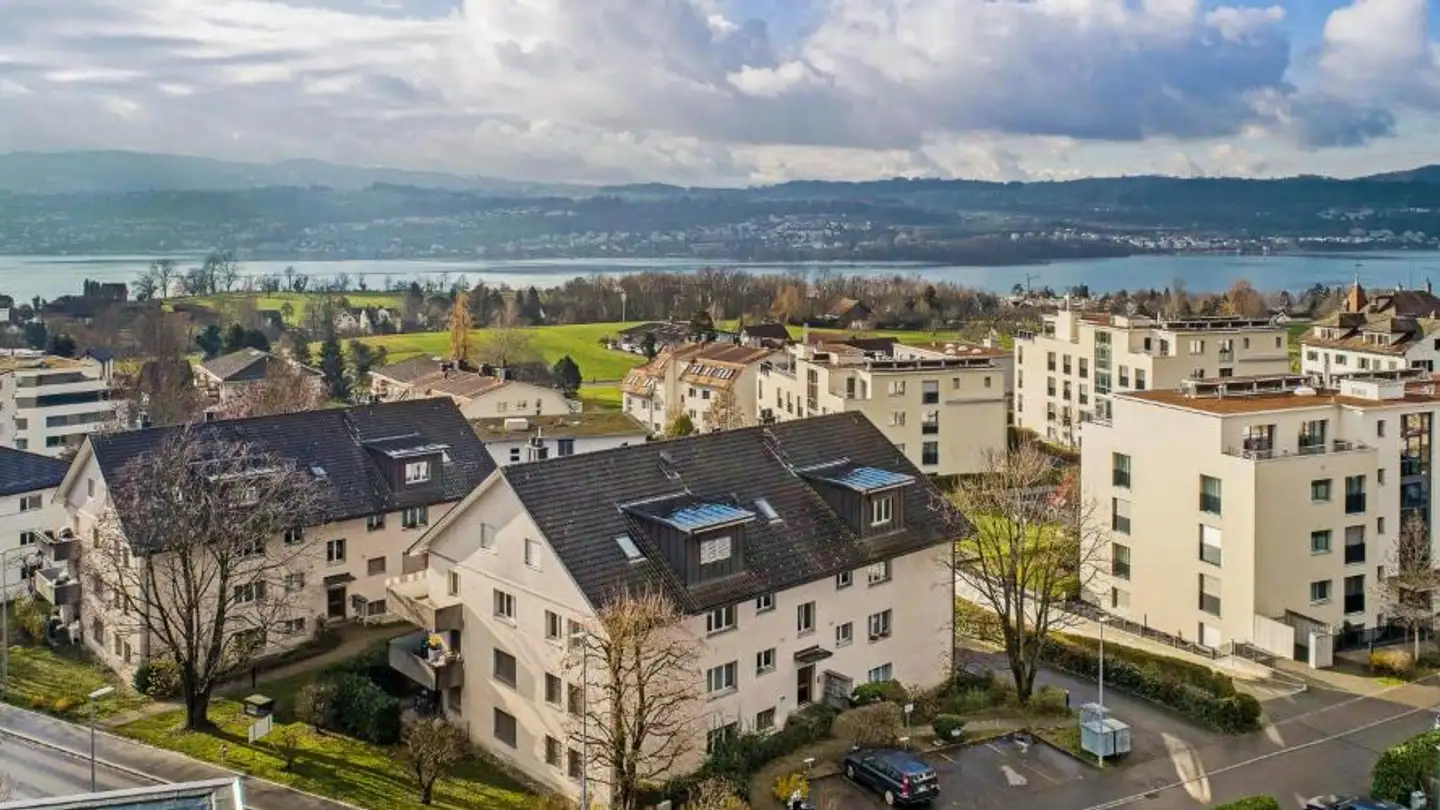 Tiefgaragenstellplatz mieten - Bergstrasse, 8707 Uetikon am See