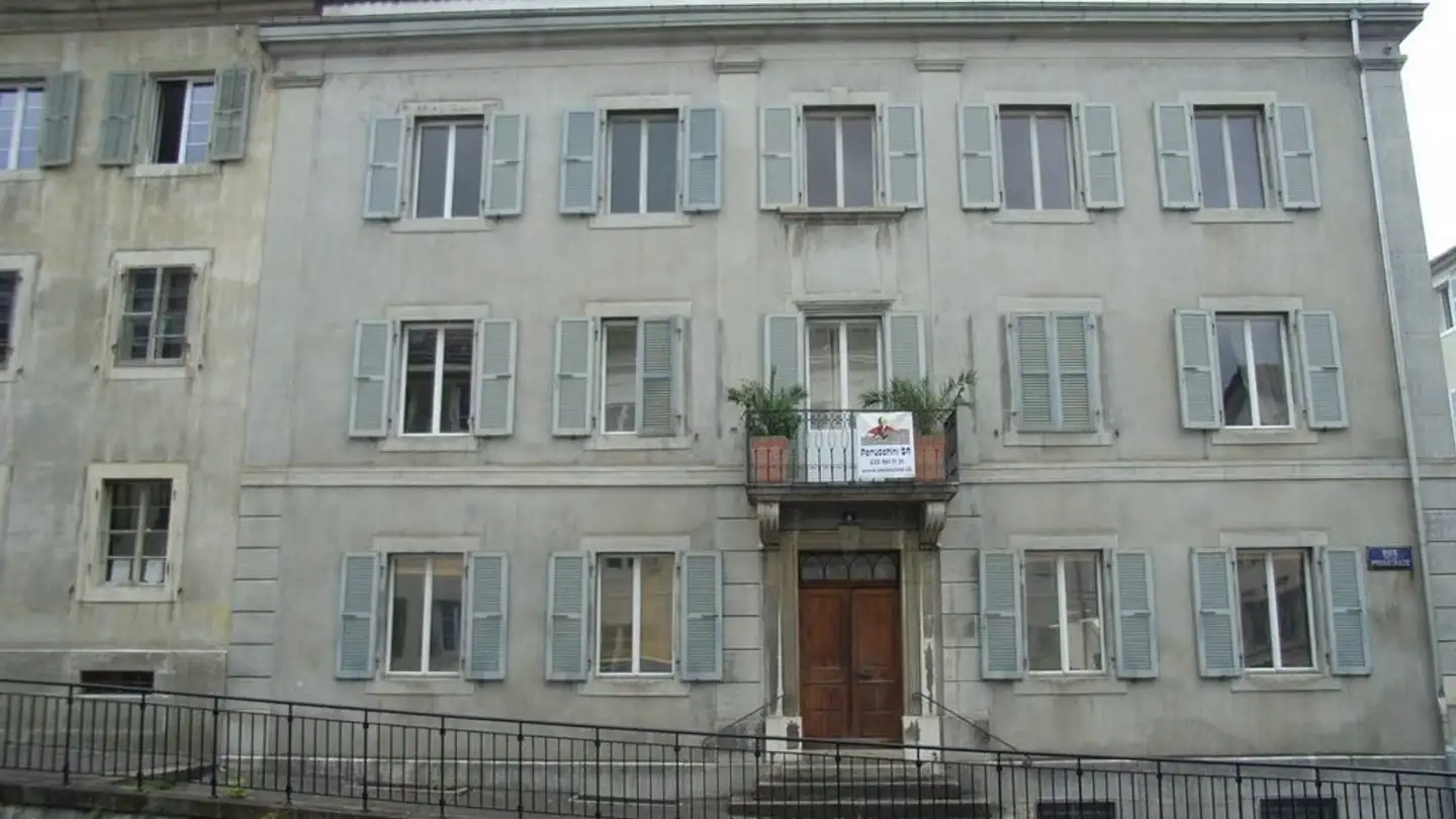 Commercial à louer - Promenade Des Six-Pompes 4, 2300 La Chaux-de-Fonds
