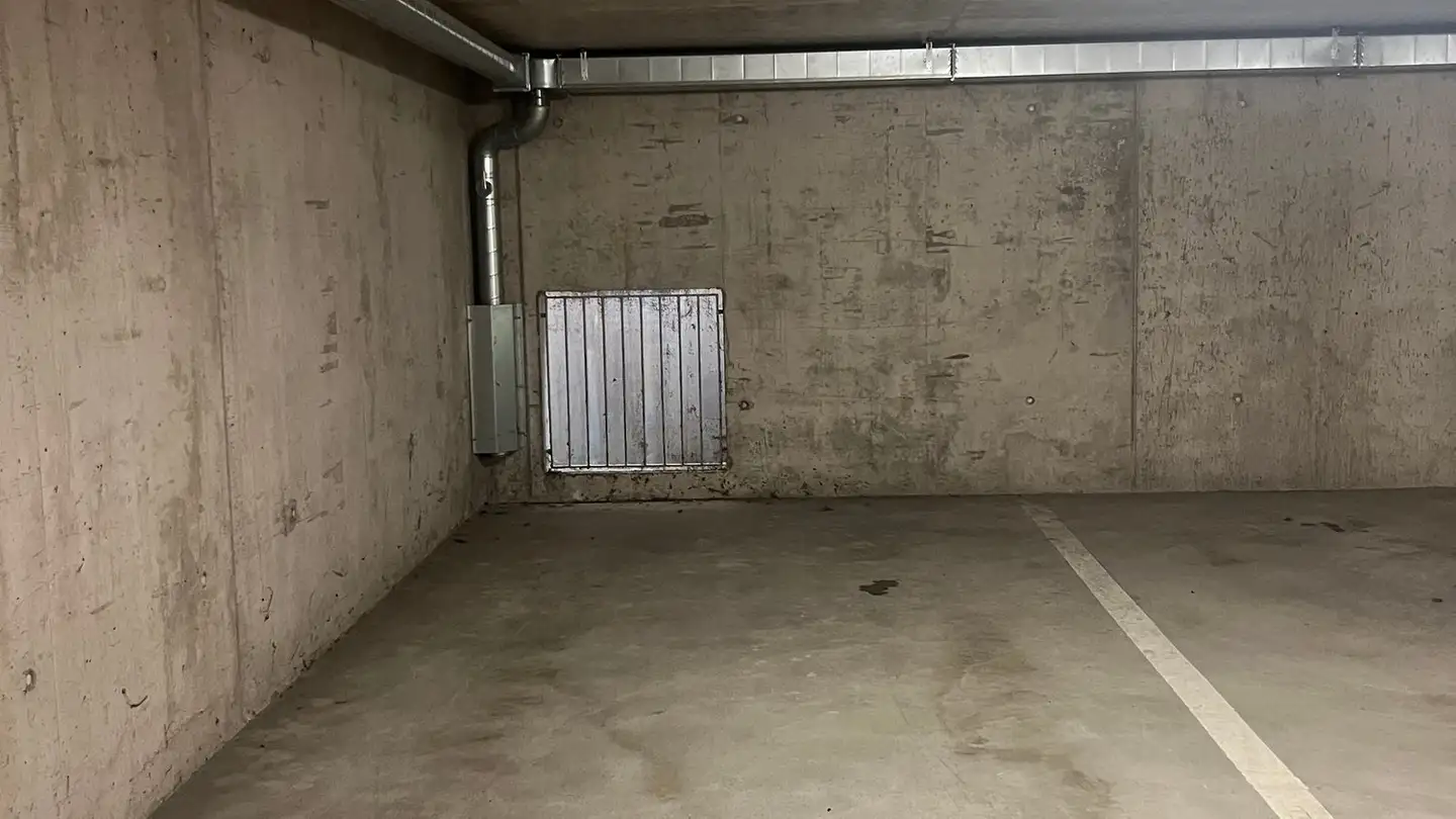 Place de parking souterraine à louer - Brislachstrasse 2, 4226 Breitenbach - Photo 3