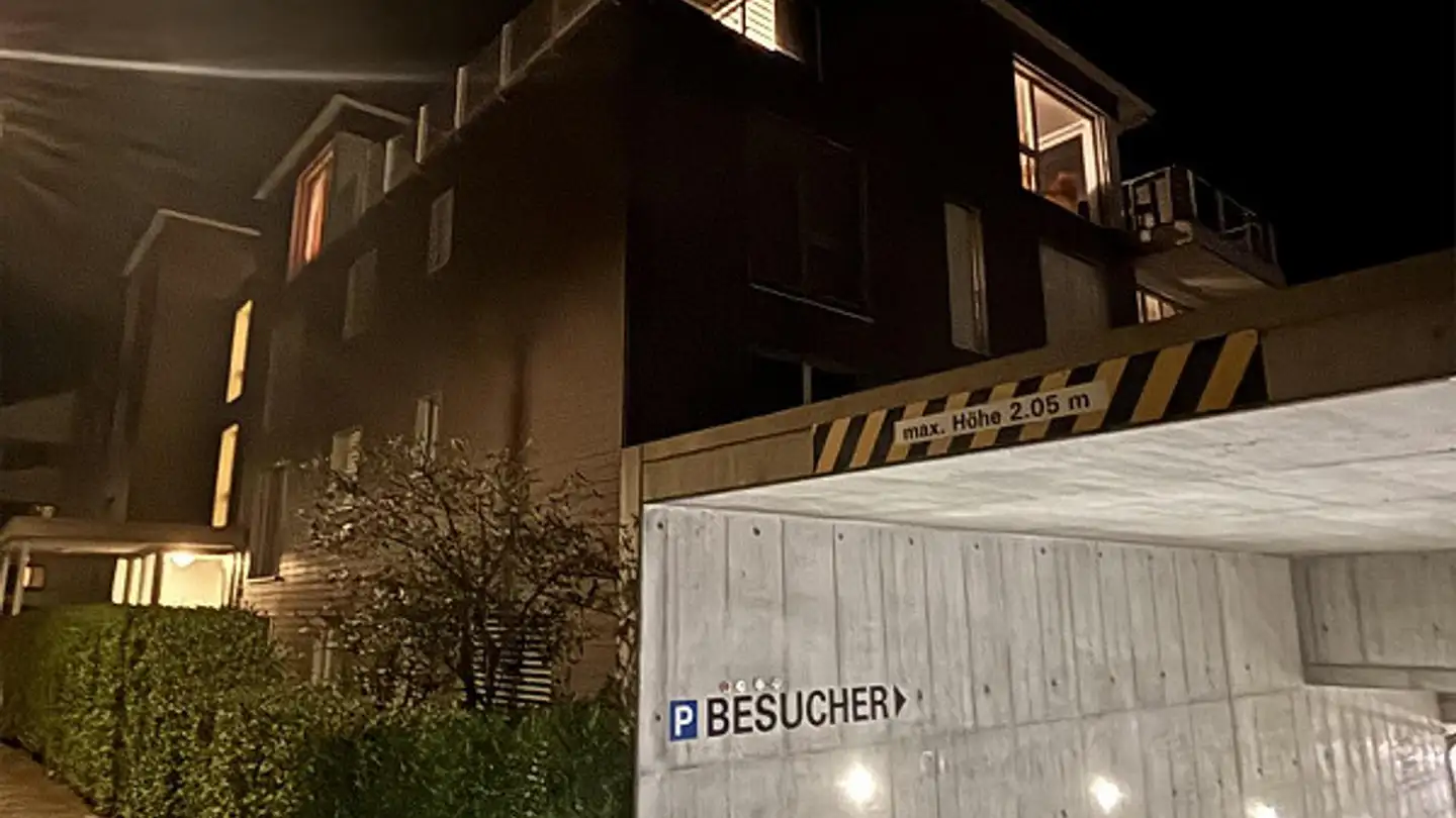 Parcheggio sotterraneo in affitto - Tumbelenstrasse 60, 8330 Pfäffikon ZH - Photo 3