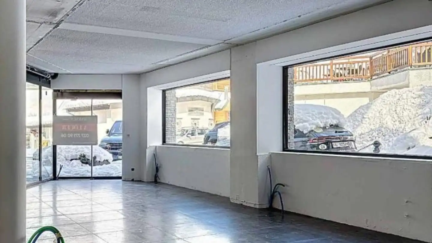 Shopping center for rent - 1936 Verbier - Photo 2