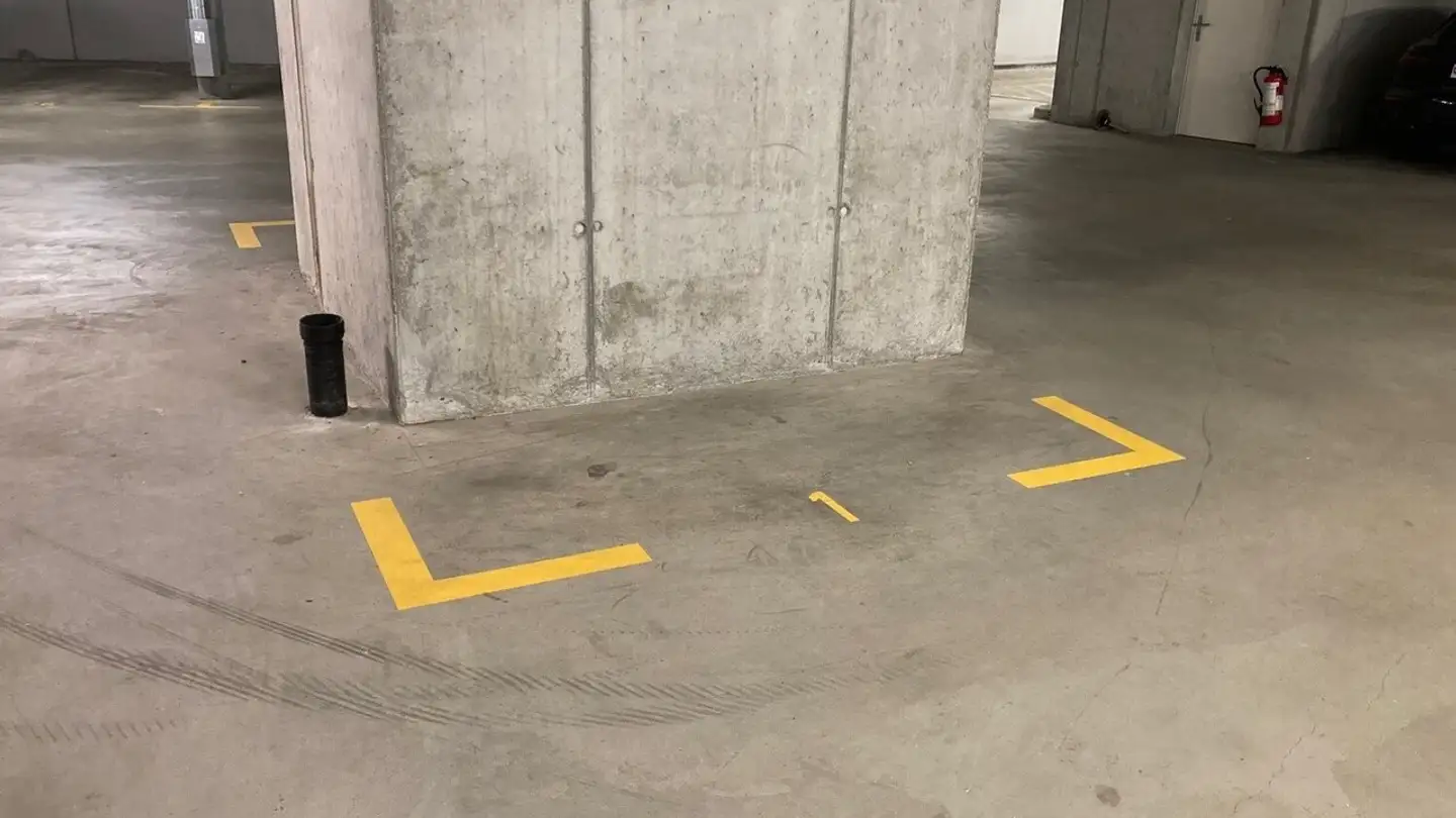 Parcheggio interno per moto in affitto - Rue Albrecht-Haller / Albrecht-Haller-Strasse 9, 2502 Biel/Bienne - Photo 2