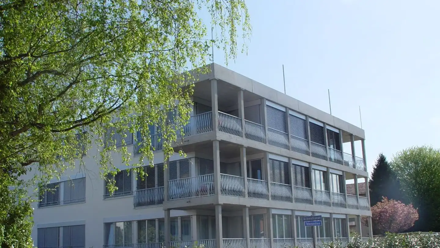 Tiefgaragenstellplatz mieten - Hofwiesenstrasse 77, 8105 Regensdorf
