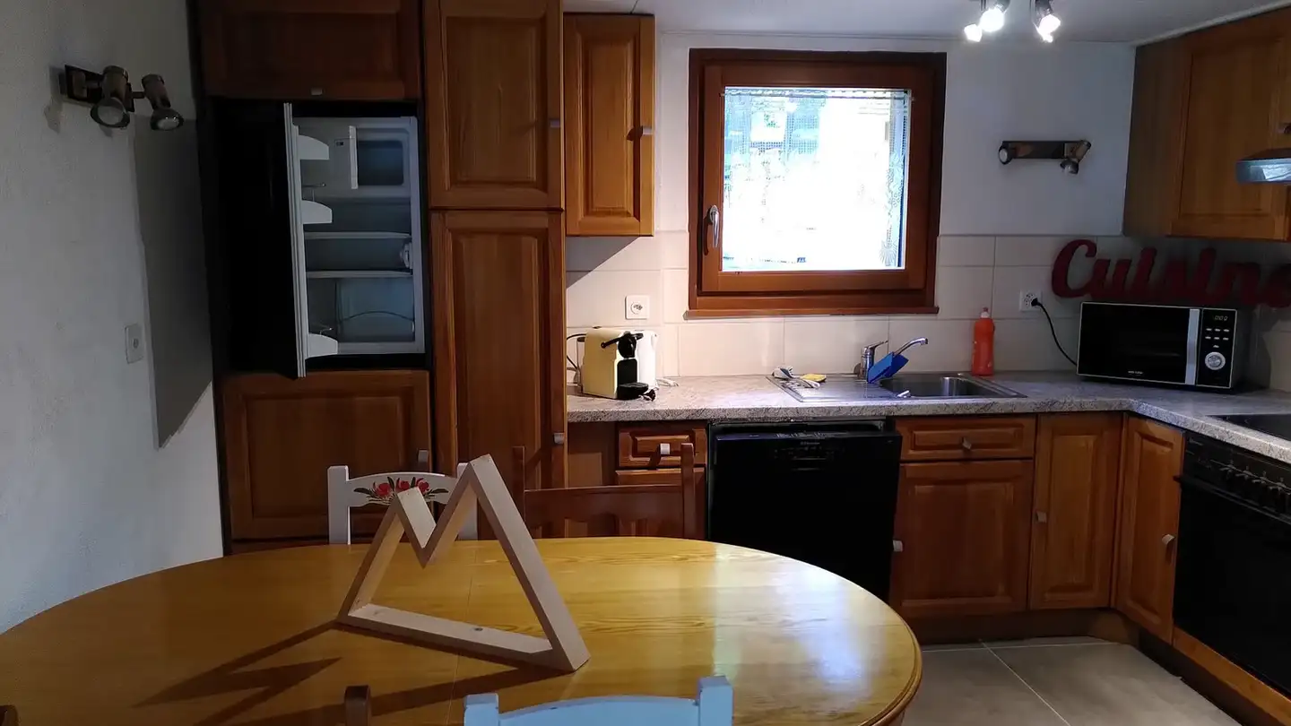 Apartment for rent - Route Du Botza 58, 1911 Ovronnaz - Photo 2
