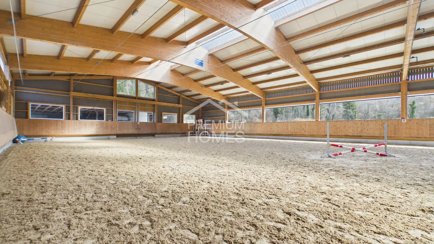 Commercial for sale - 3800 Interlaken