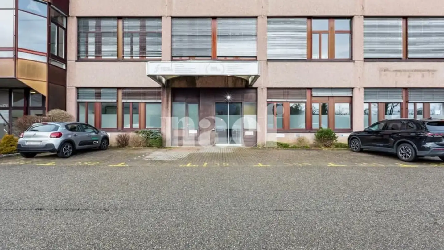 Commercial for rent - Avenue Des Champs-Montants 12a, 2074 Marin-Epagnier