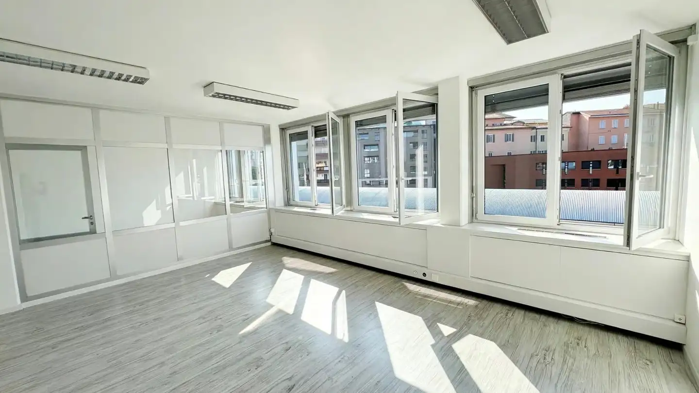 Office space for rent - 6850 Mendrisio