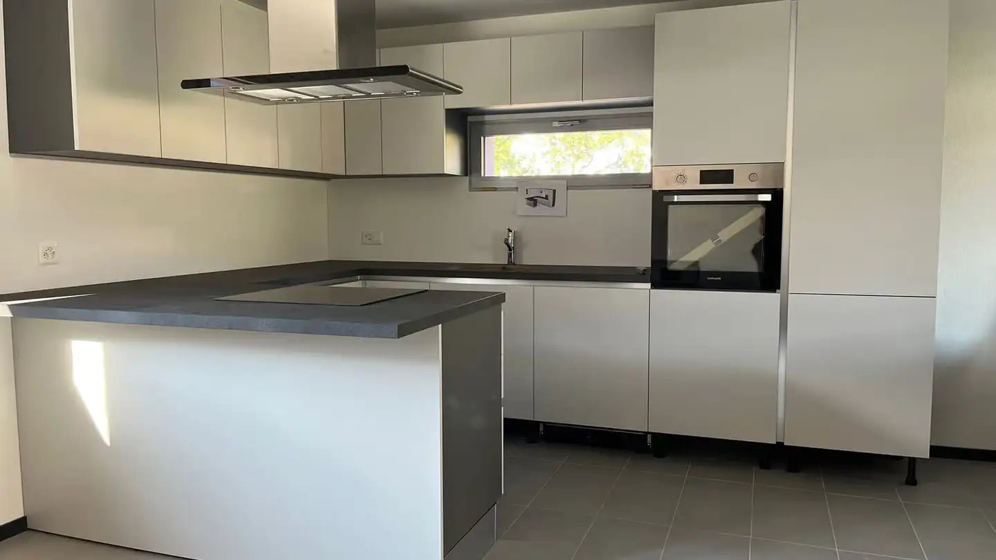 Appartement à louer - 6532 Castione