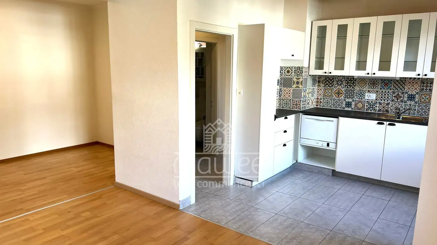 Apartment for sale - 1907 Saxon