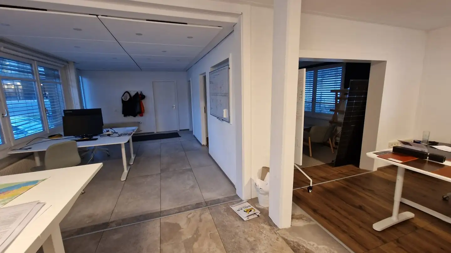 Commercial for rent - Chemin Du Vallon 1, 1030 Bussigny - Photo 2