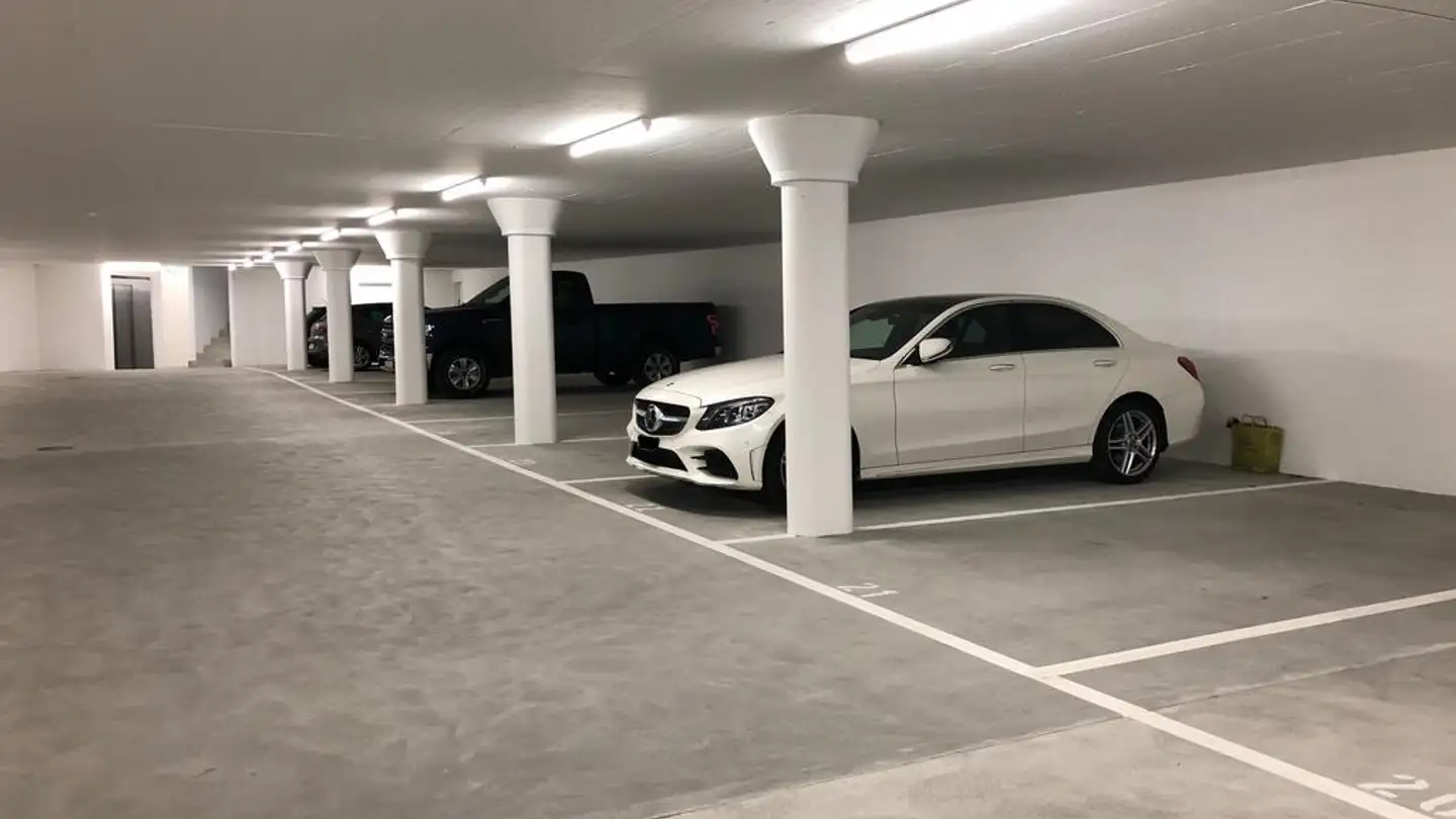 Underground parking space for rent - Humrigenstrasse 2, 8706 Meilen