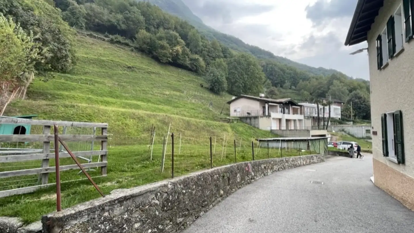 Constructible plot for sale - 6823 Pugerna - Photo 4